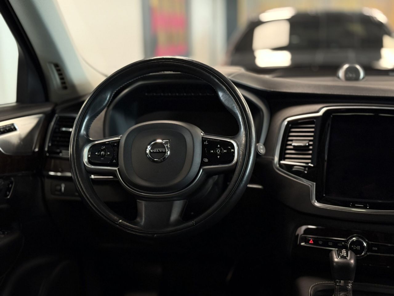 Volvo XC90 | 27