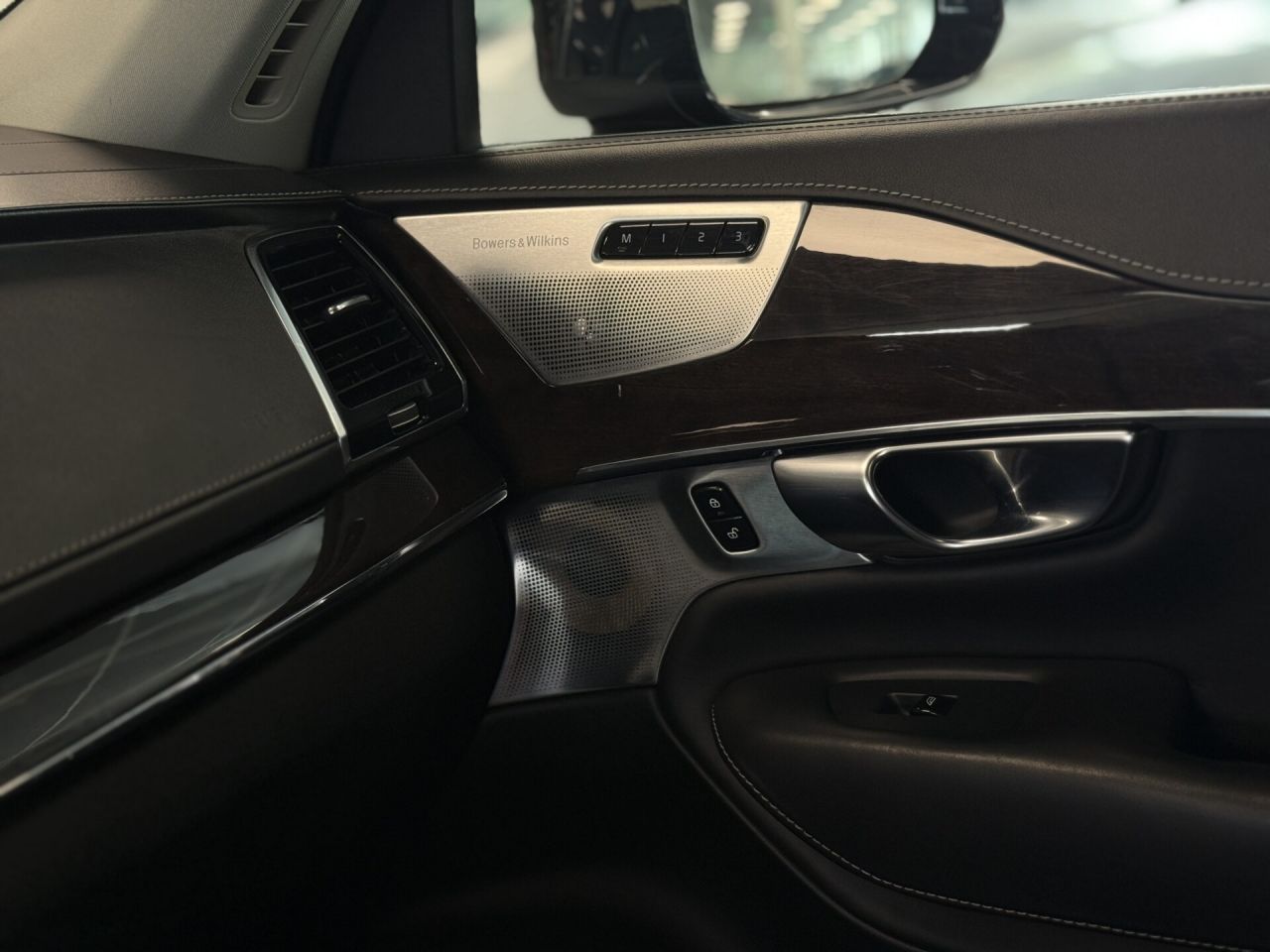 Volvo XC90 | 31