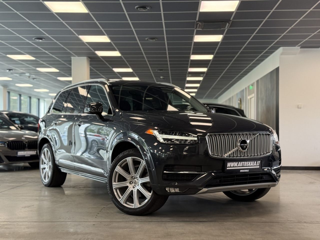 Volvo XC90 | 12