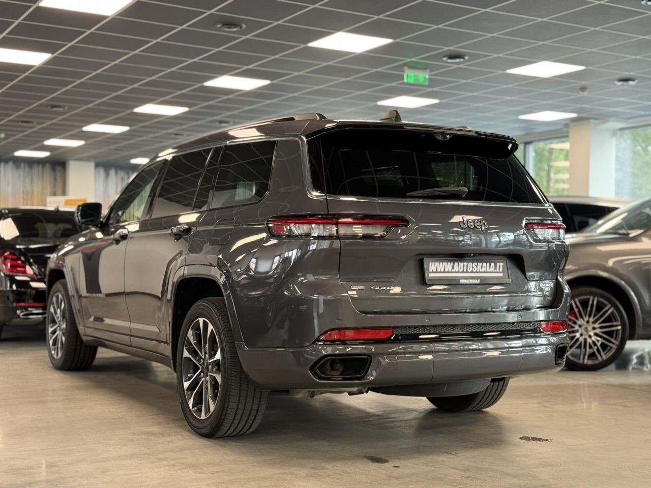 Jeep Cherokee | 24