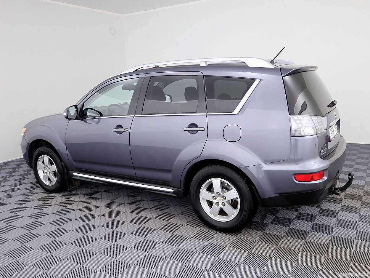 Mitsubishi Outlander | 3