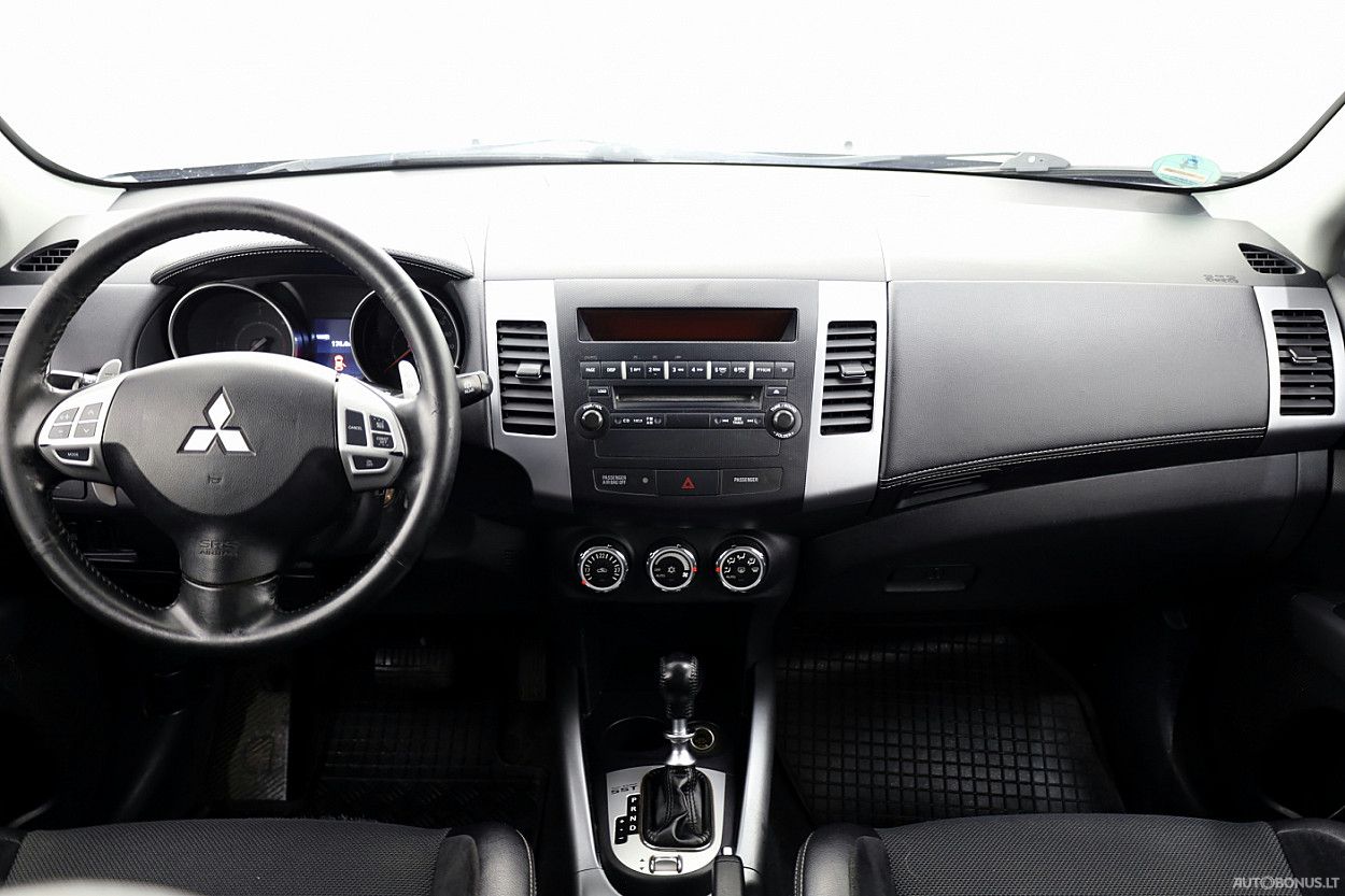 Mitsubishi Outlander | 4