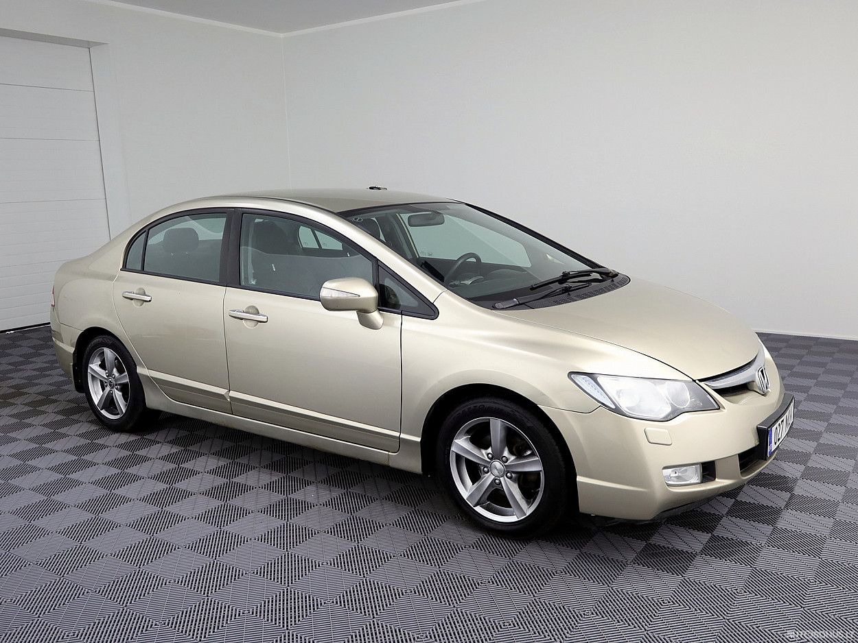 Honda Civic, 1.8 l., sedanas