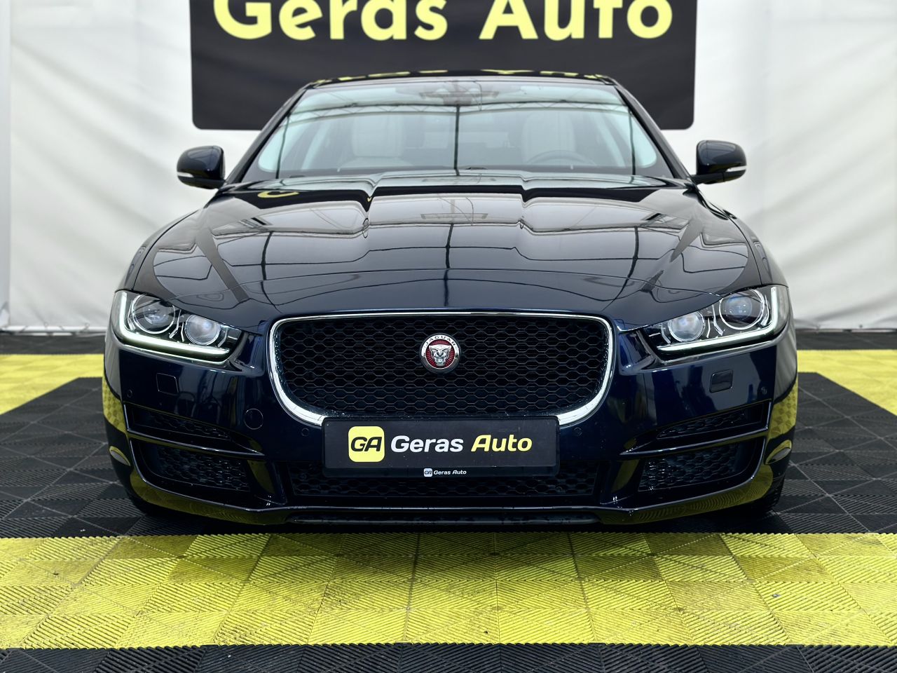 Jaguar XE | 1