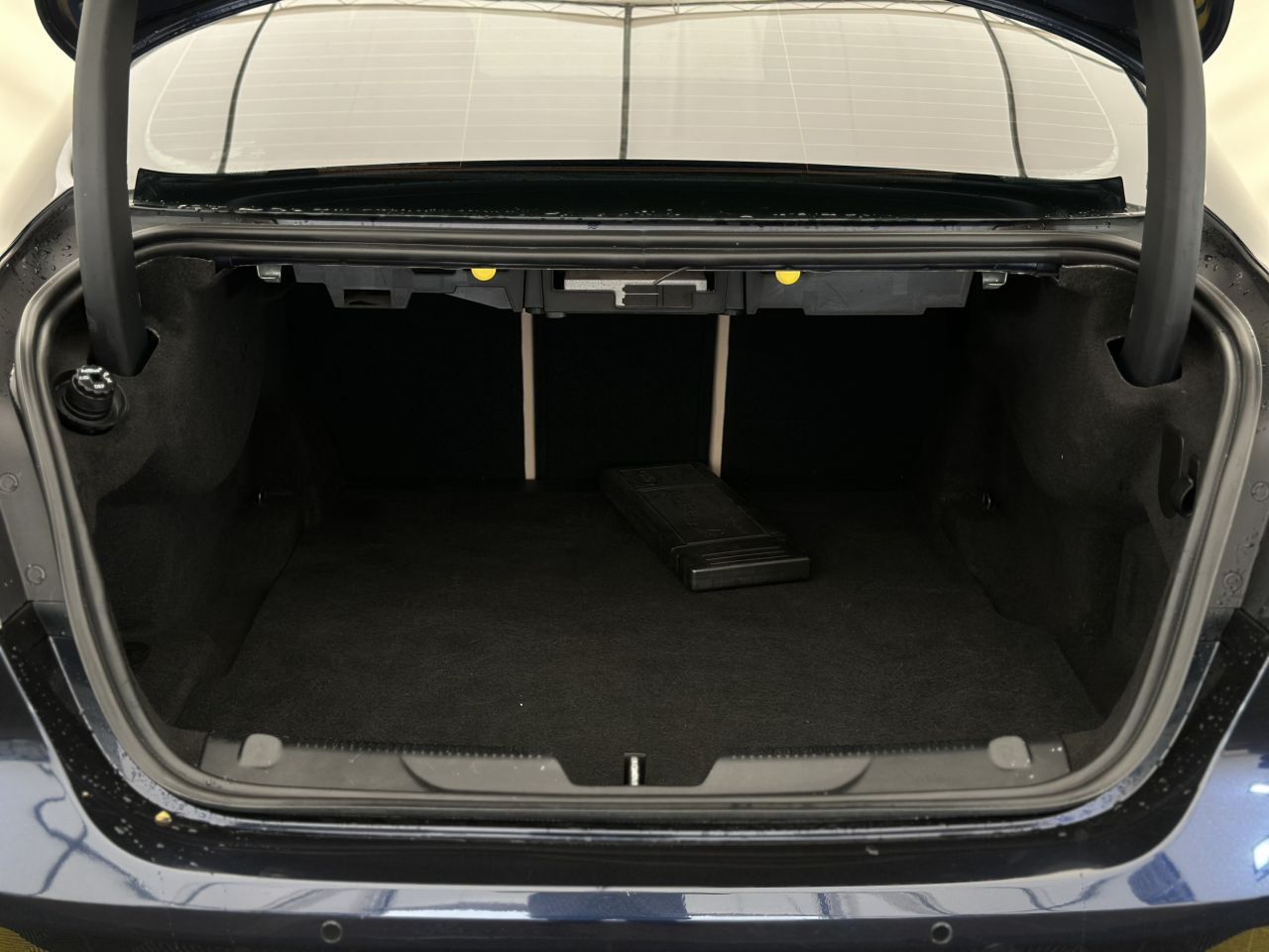 Jaguar XE | 10