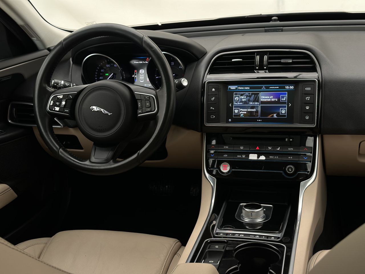 Jaguar XE | 14