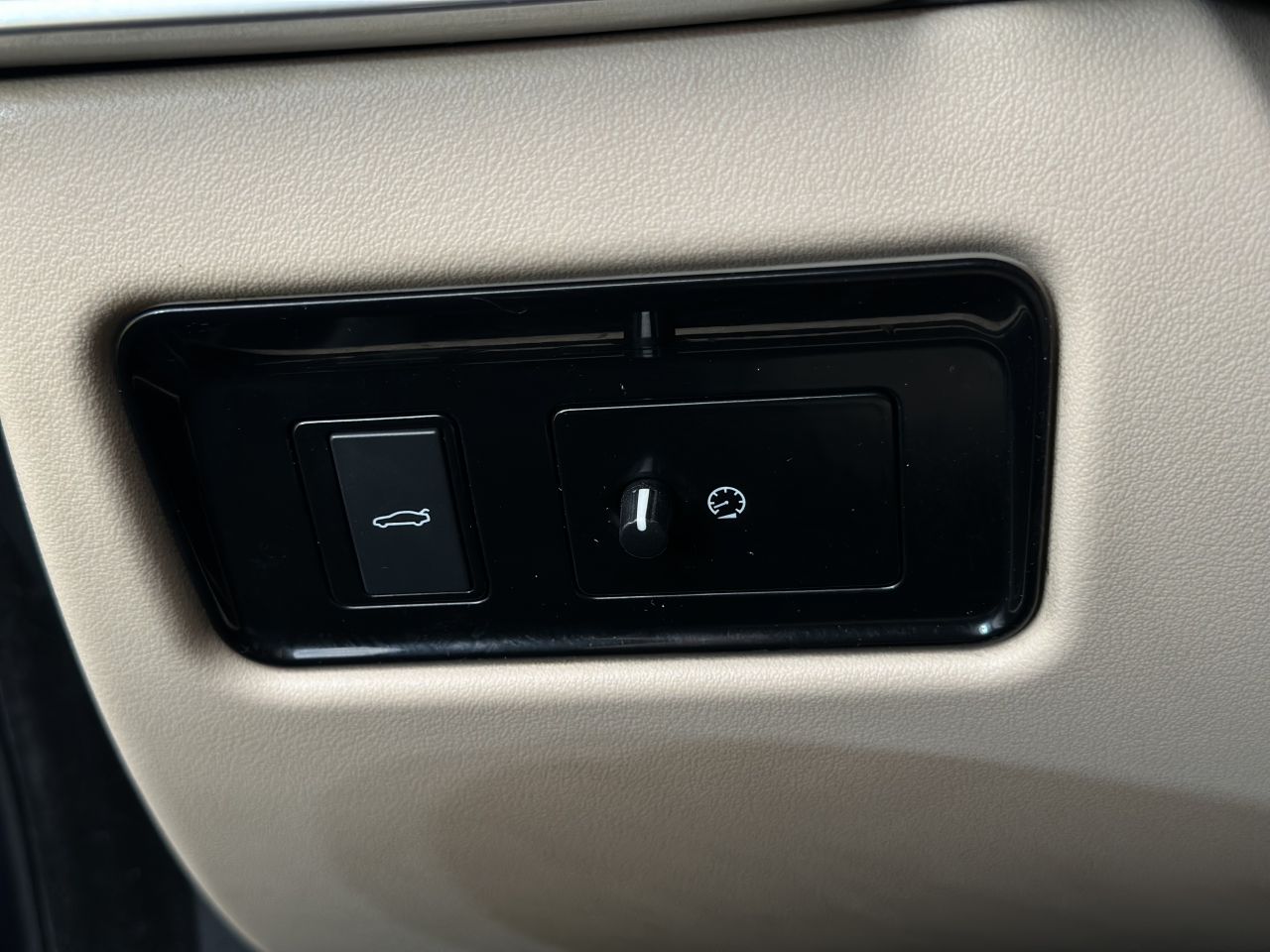 Jaguar XE | 19