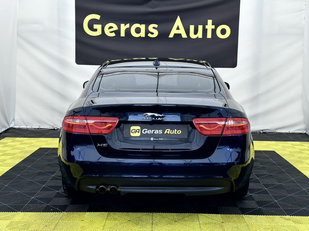 Jaguar XE | 4