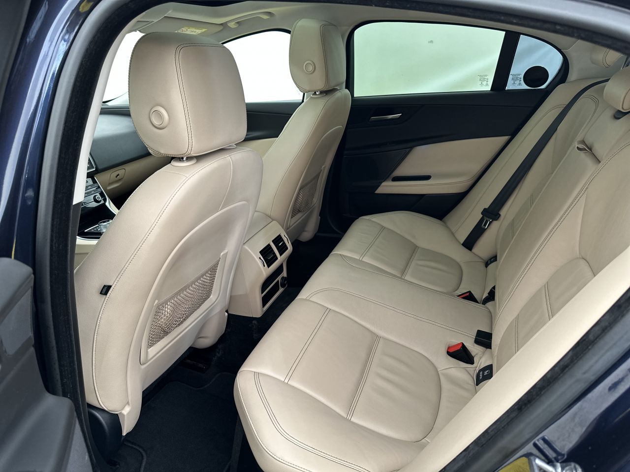 Jaguar XE | 9