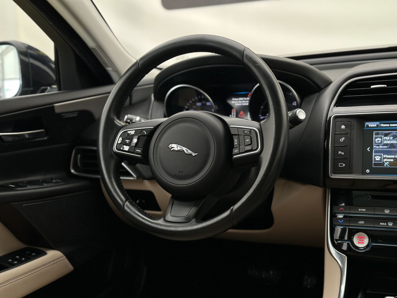 Jaguar XE | 15
