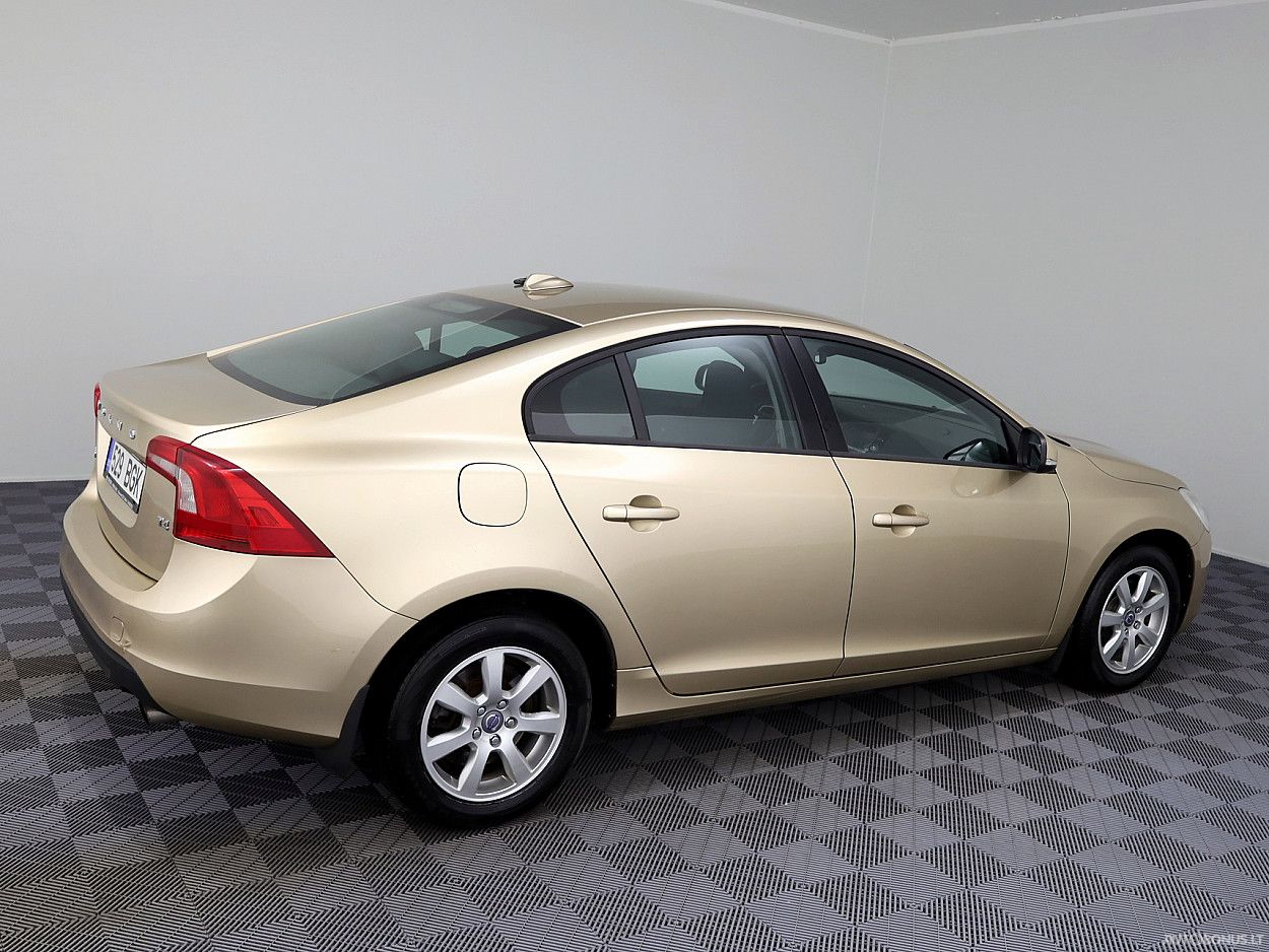 Volvo S60 | 2