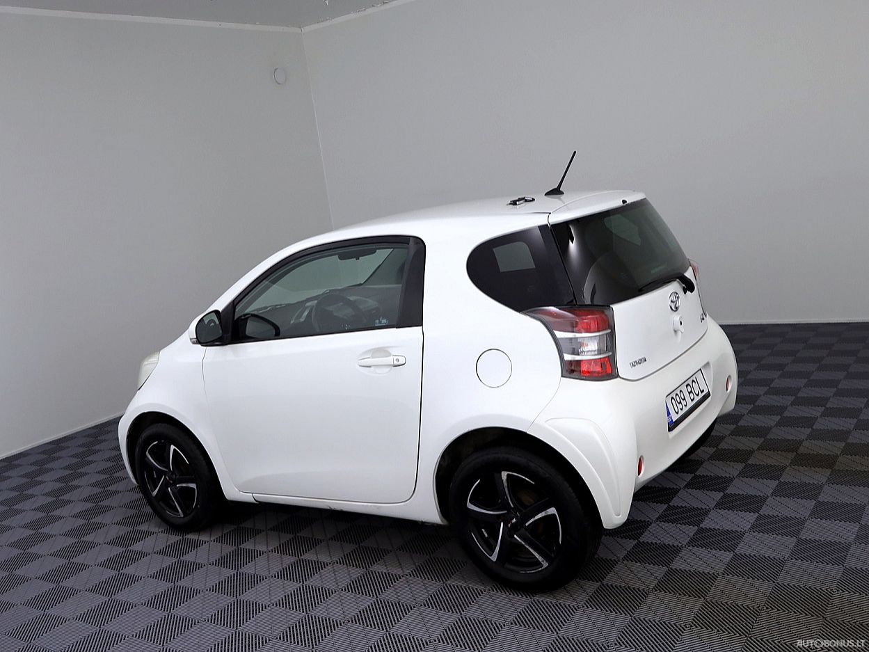 Toyota iQ | 3