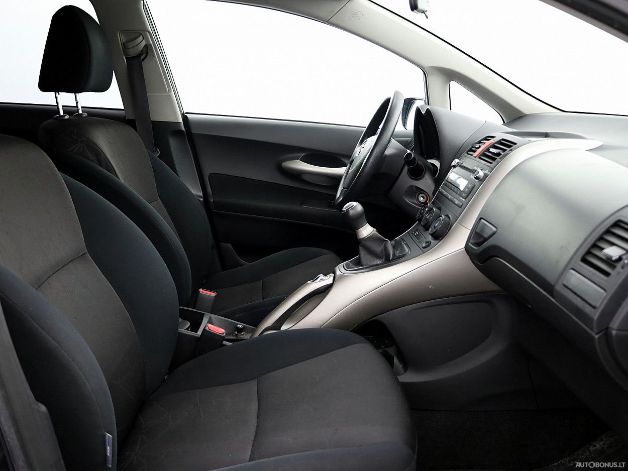 Toyota Auris | 5