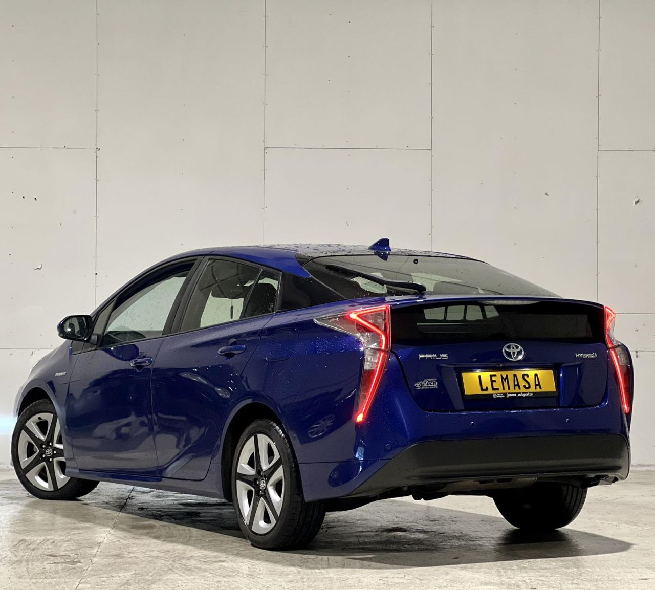 Toyota Prius | 3