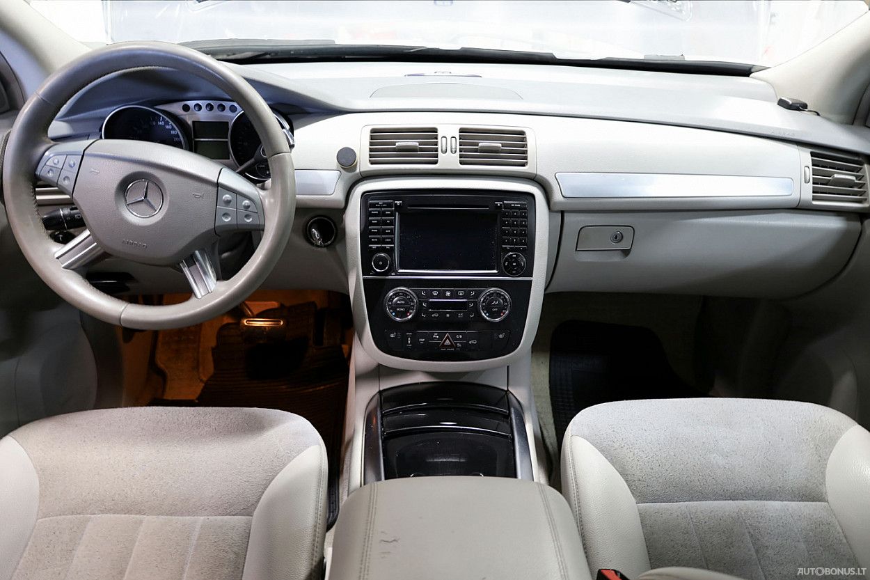 Mercedes-Benz R320 | 4