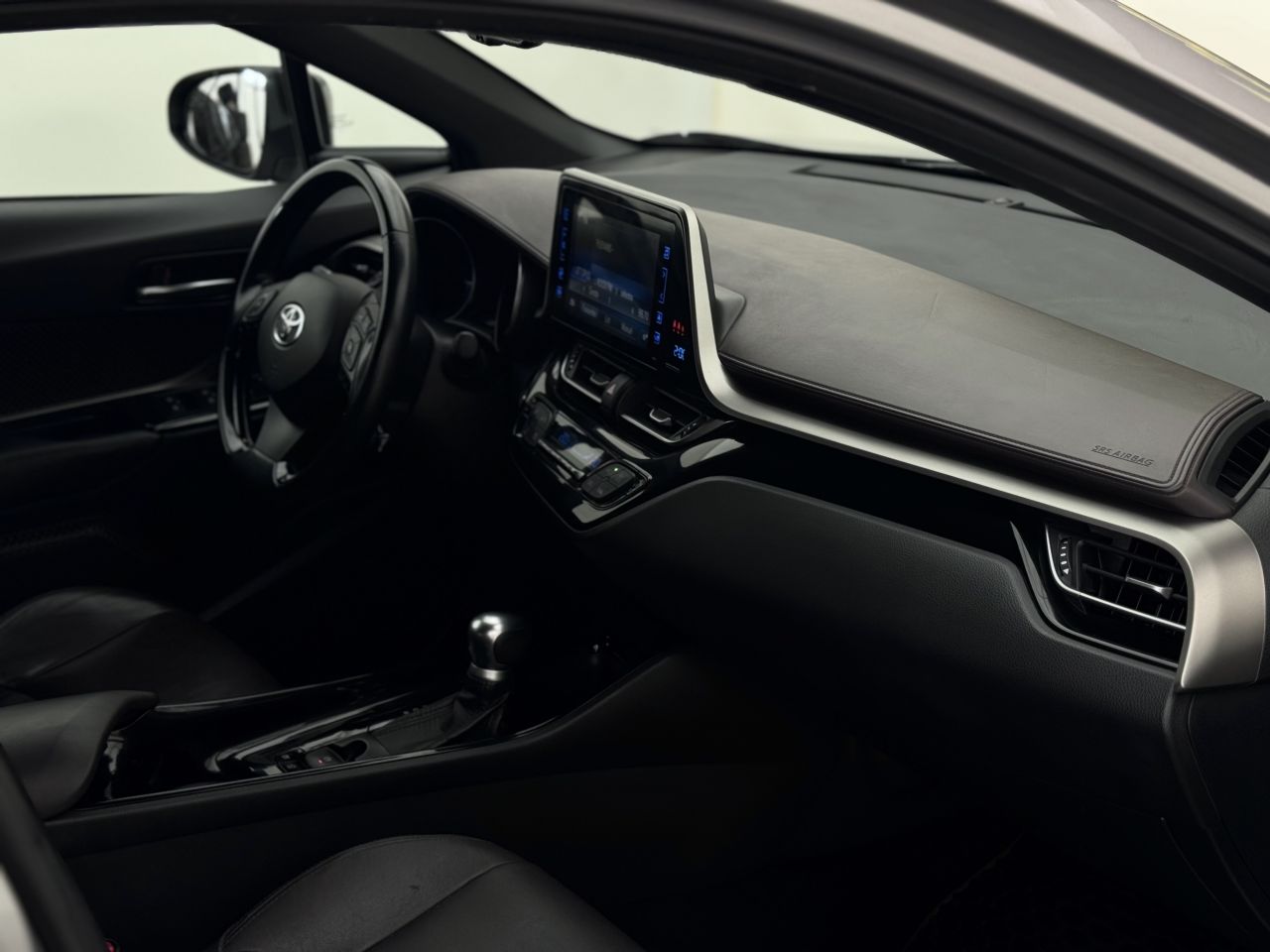 Toyota C-HR | 12
