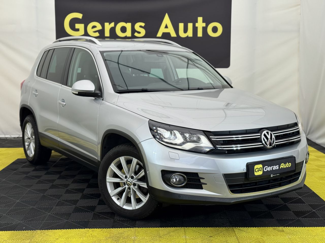 Volkswagen Tiguan | 2