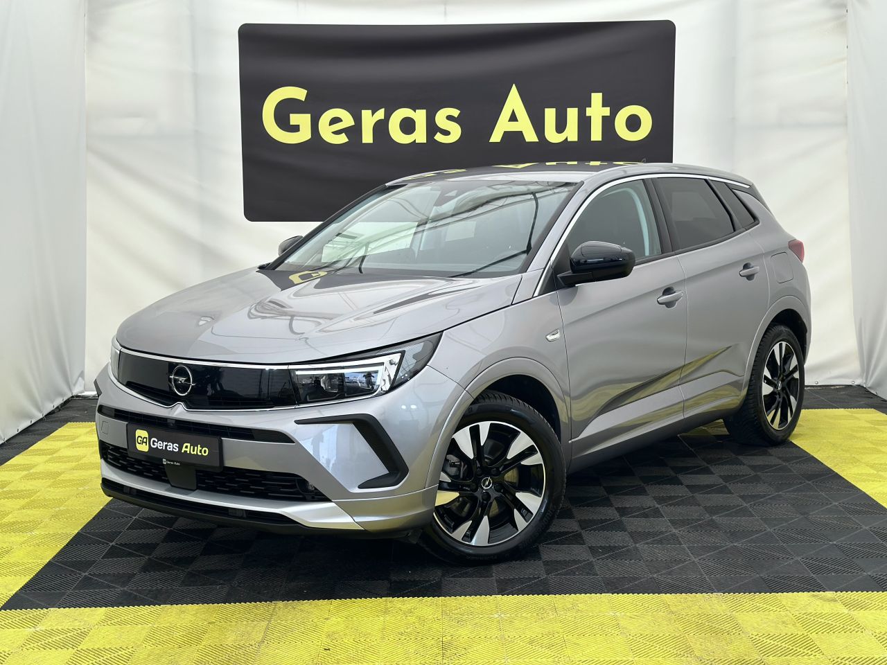 Opel Grandland X, visureigis