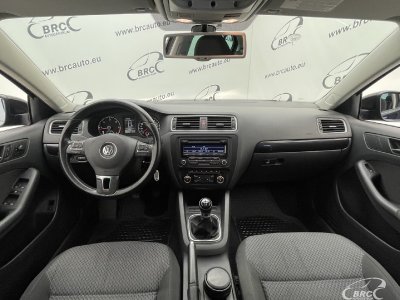 Volkswagen Jetta | 2