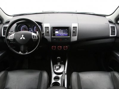 Mitsubishi Outlander | 1