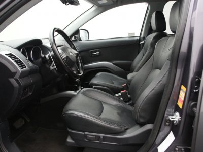 Mitsubishi Outlander | 3
