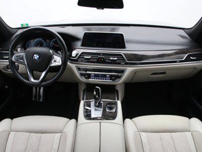BMW 750 | 1