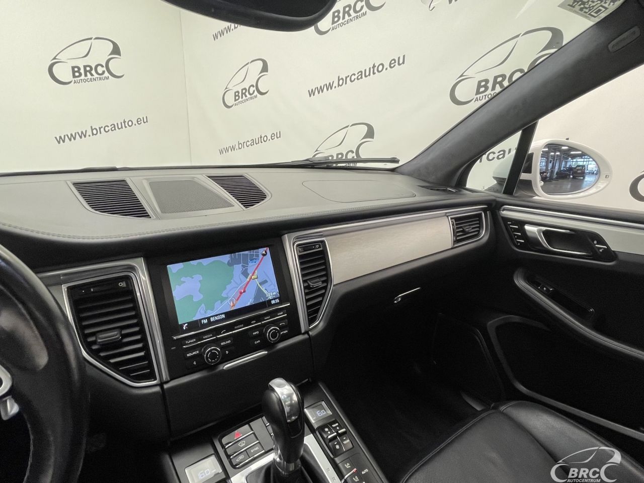Porsche Macan | 27