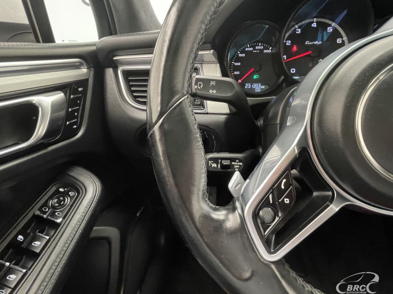Porsche Macan | 32