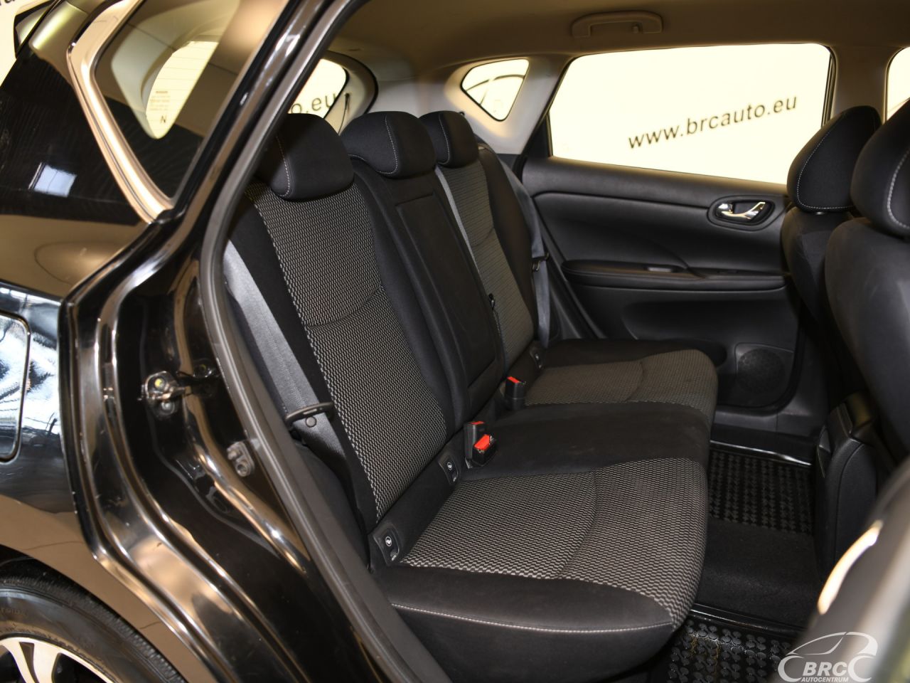 Nissan Pulsar | 10