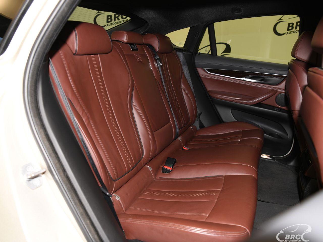 BMW X6 | 12