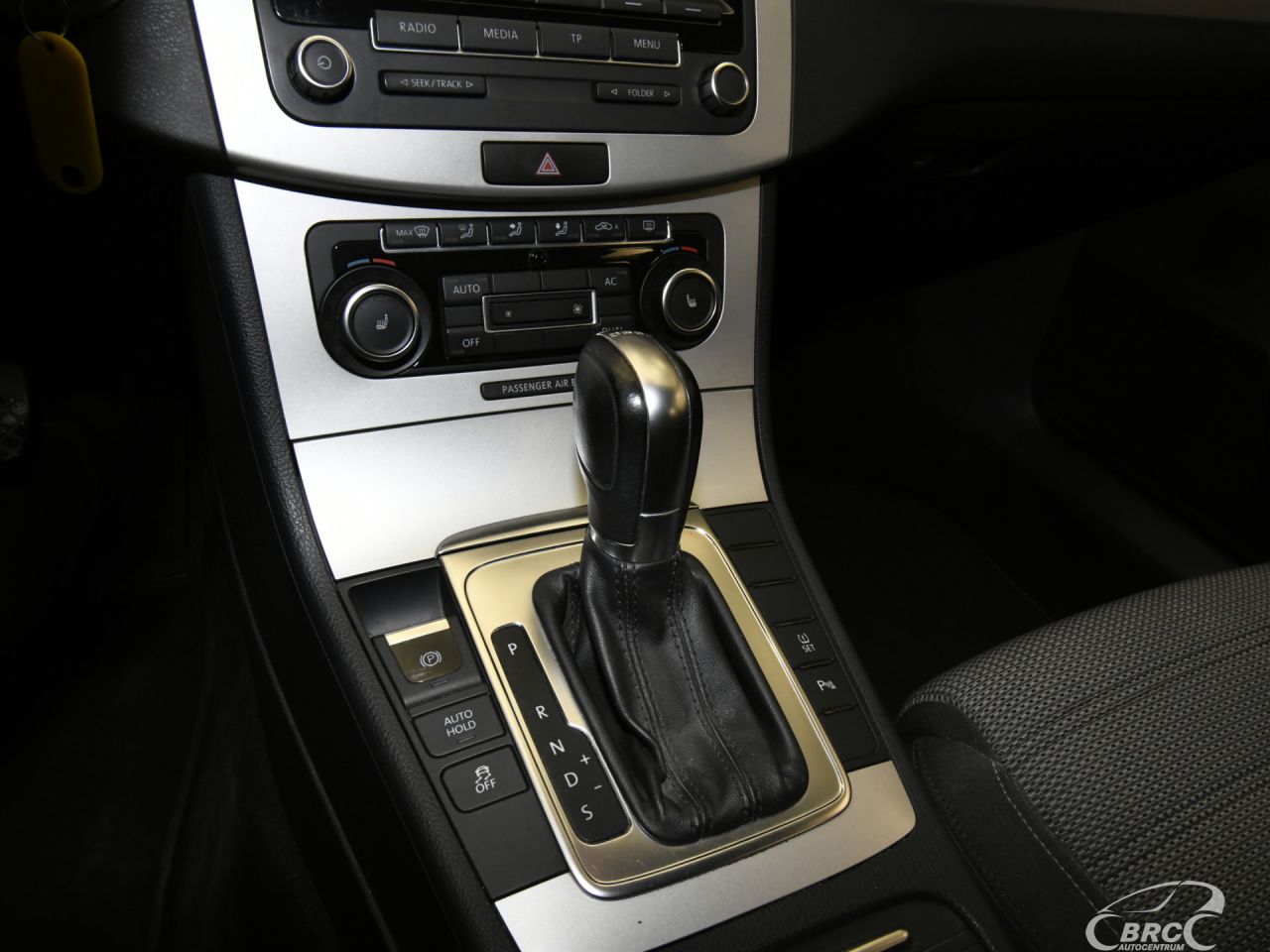 Volkswagen Passat | 24