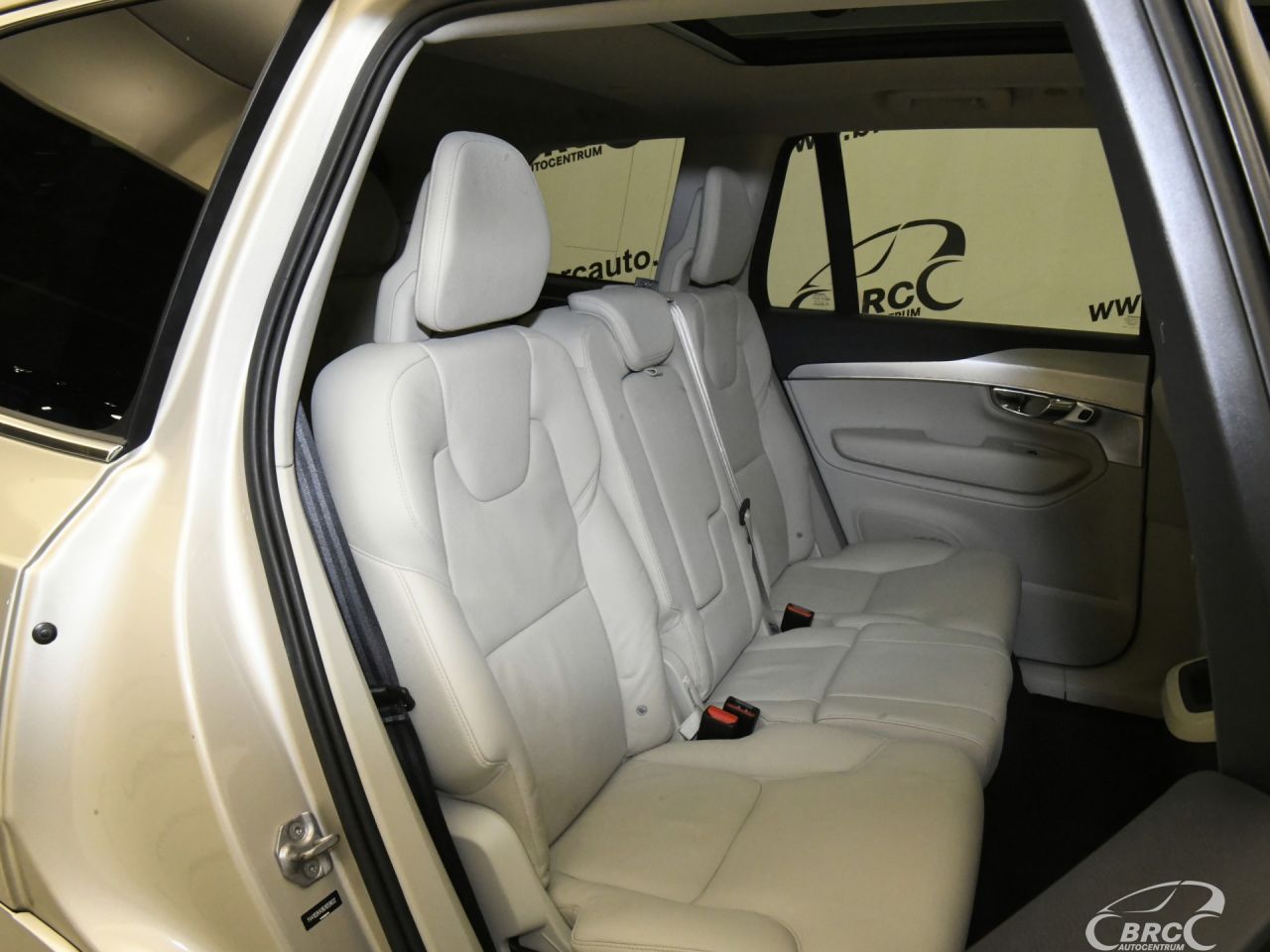 Volvo XC90 | 10
