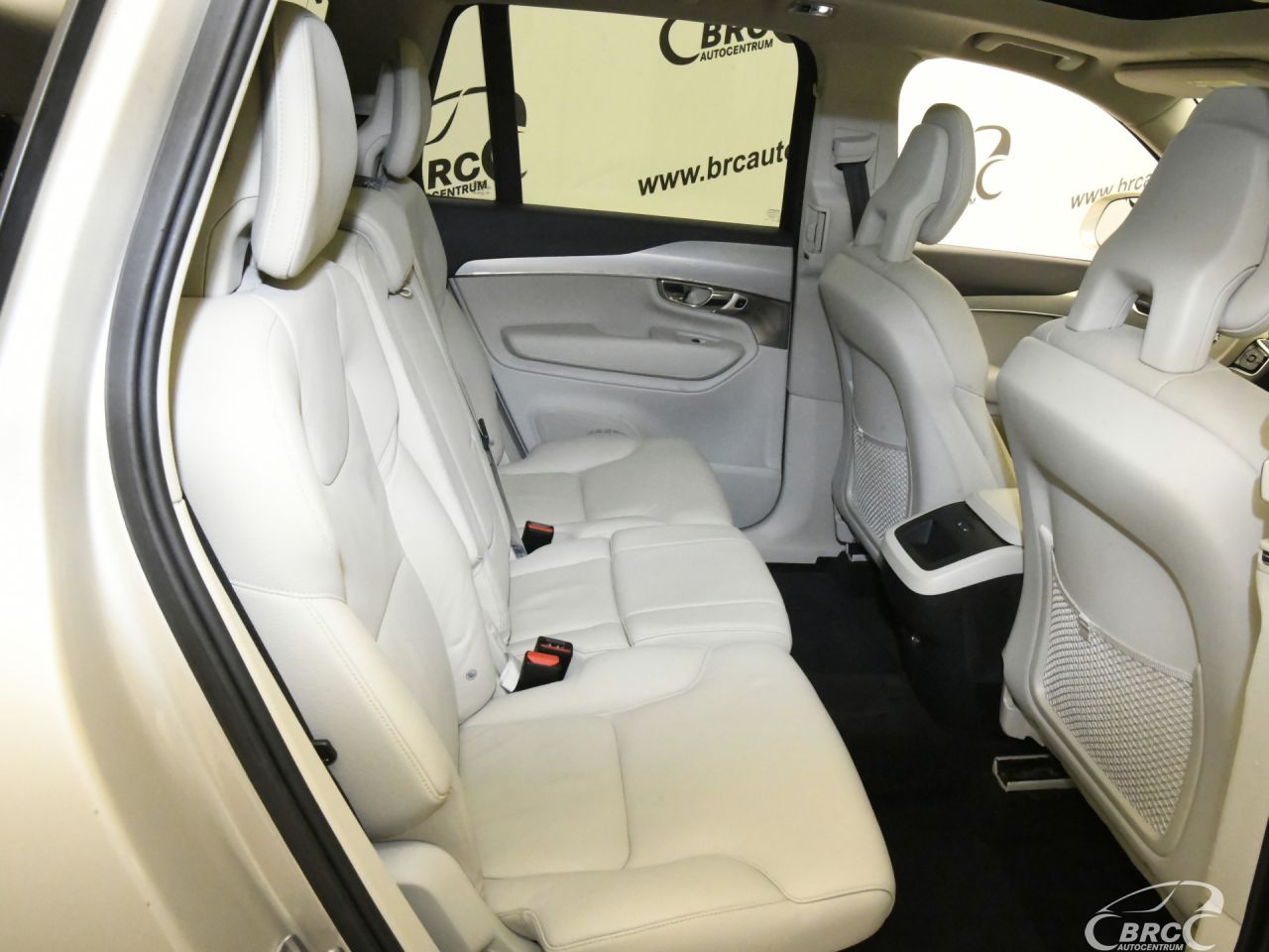 Volvo XC90 | 9