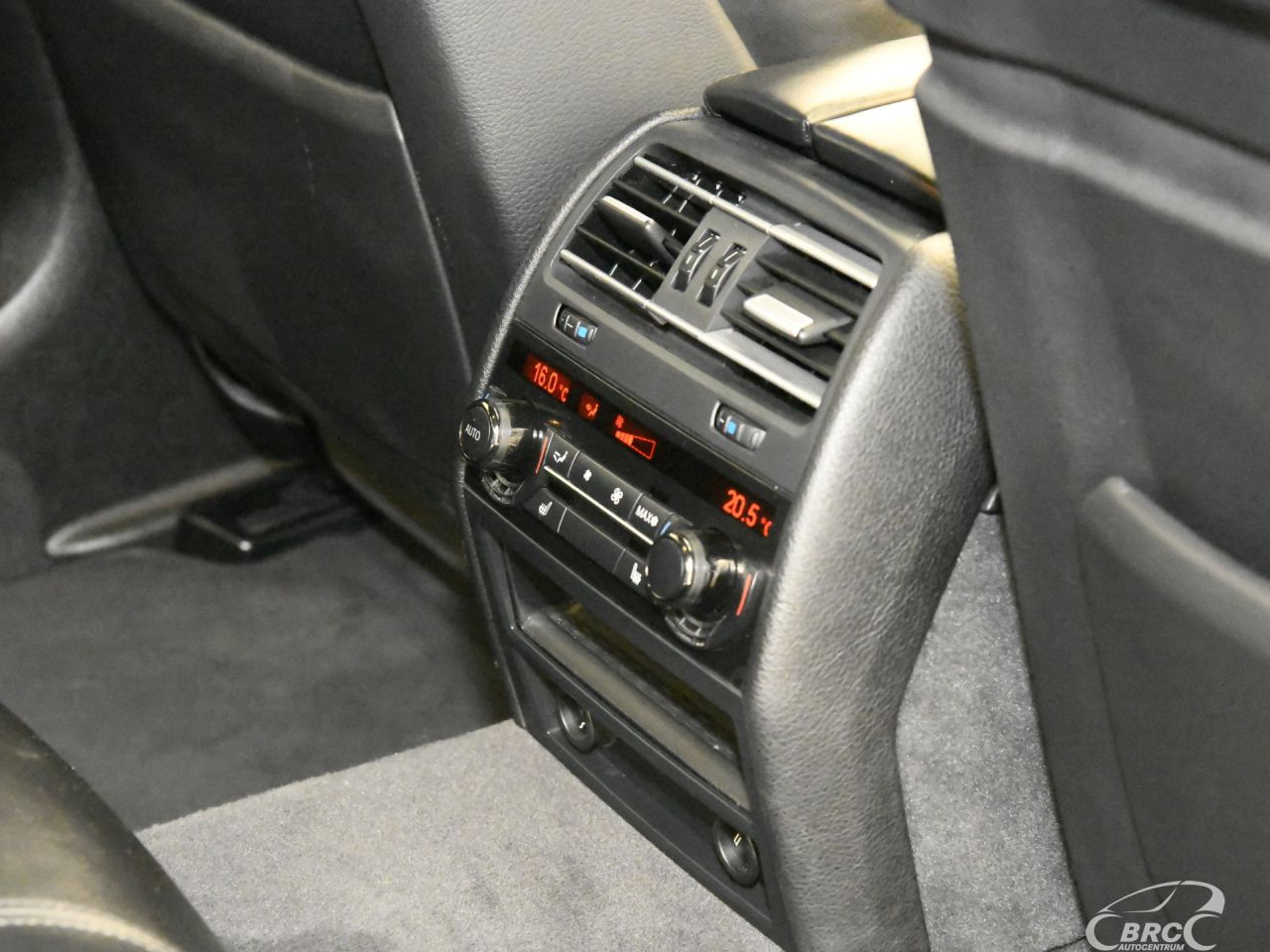 BMW 750 | 14