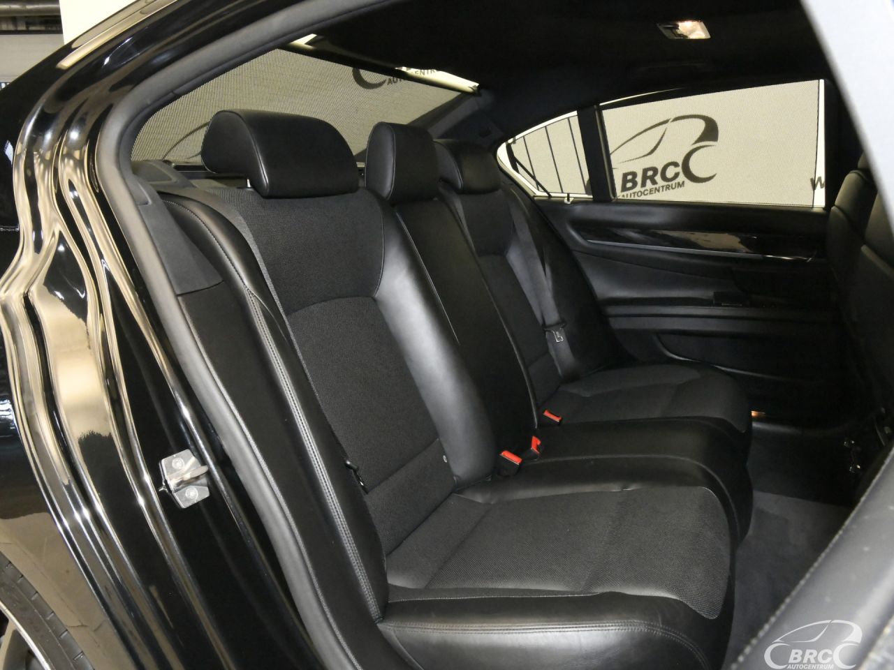 BMW 750 | 11