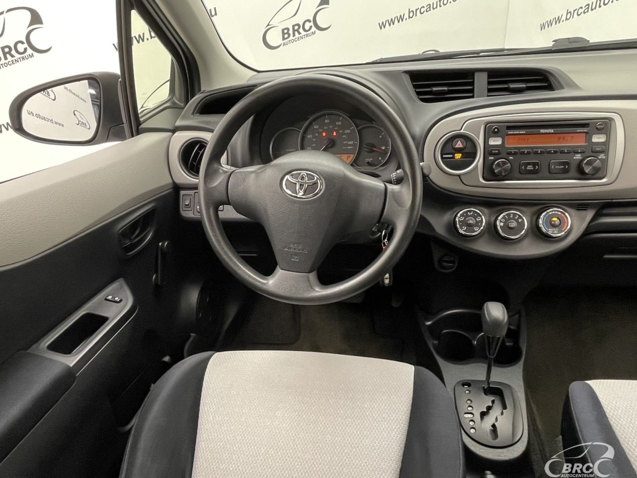 Toyota Yaris | 12
