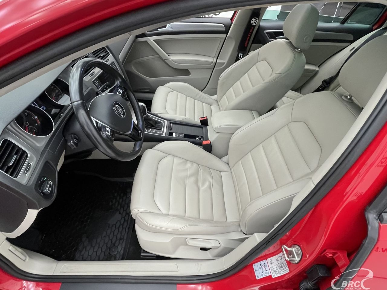 Volkswagen Golf | 19