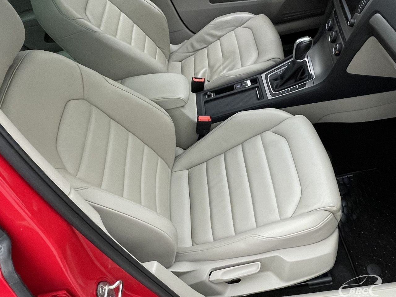Volkswagen Golf | 4