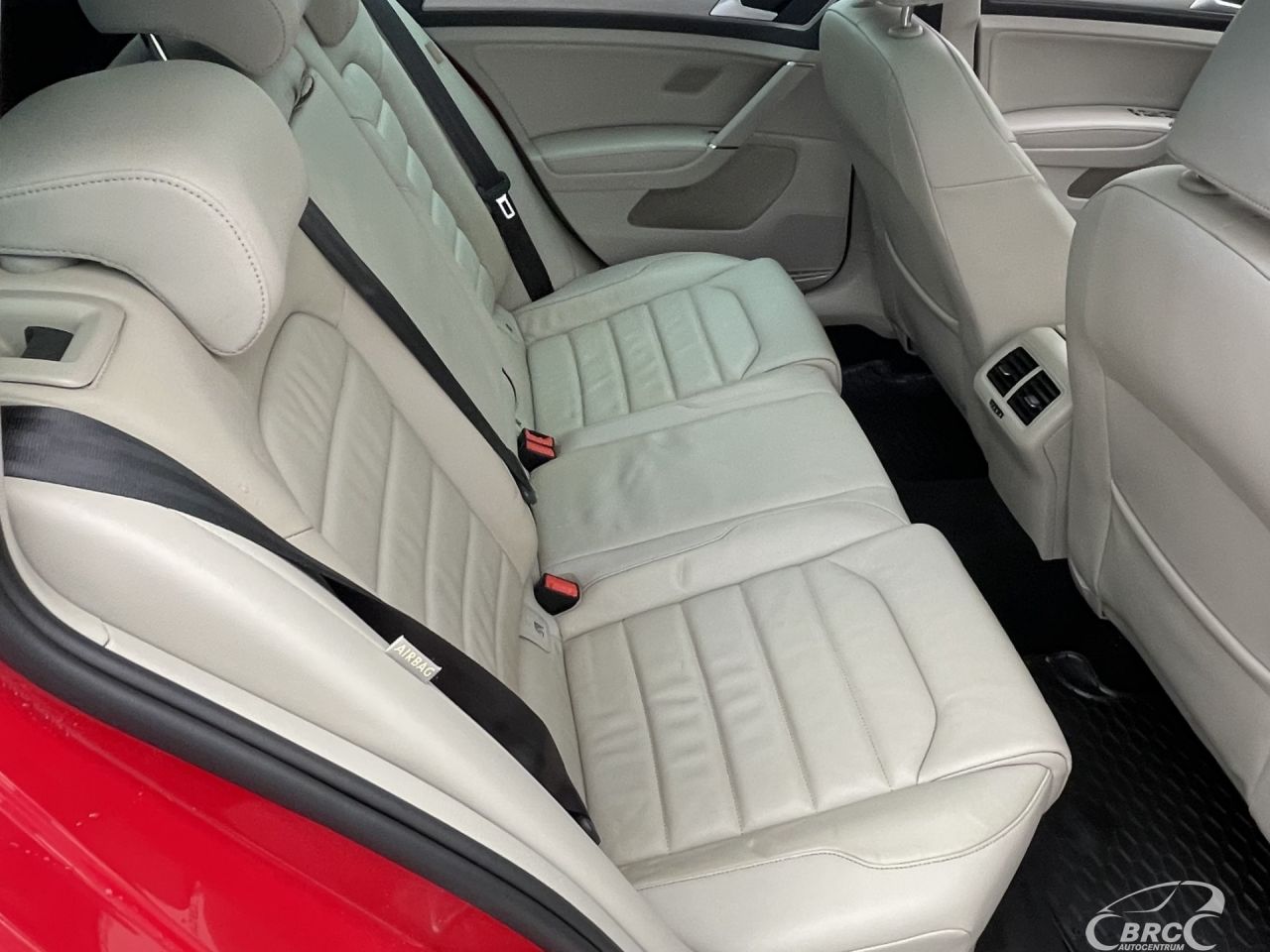 Volkswagen Golf | 9