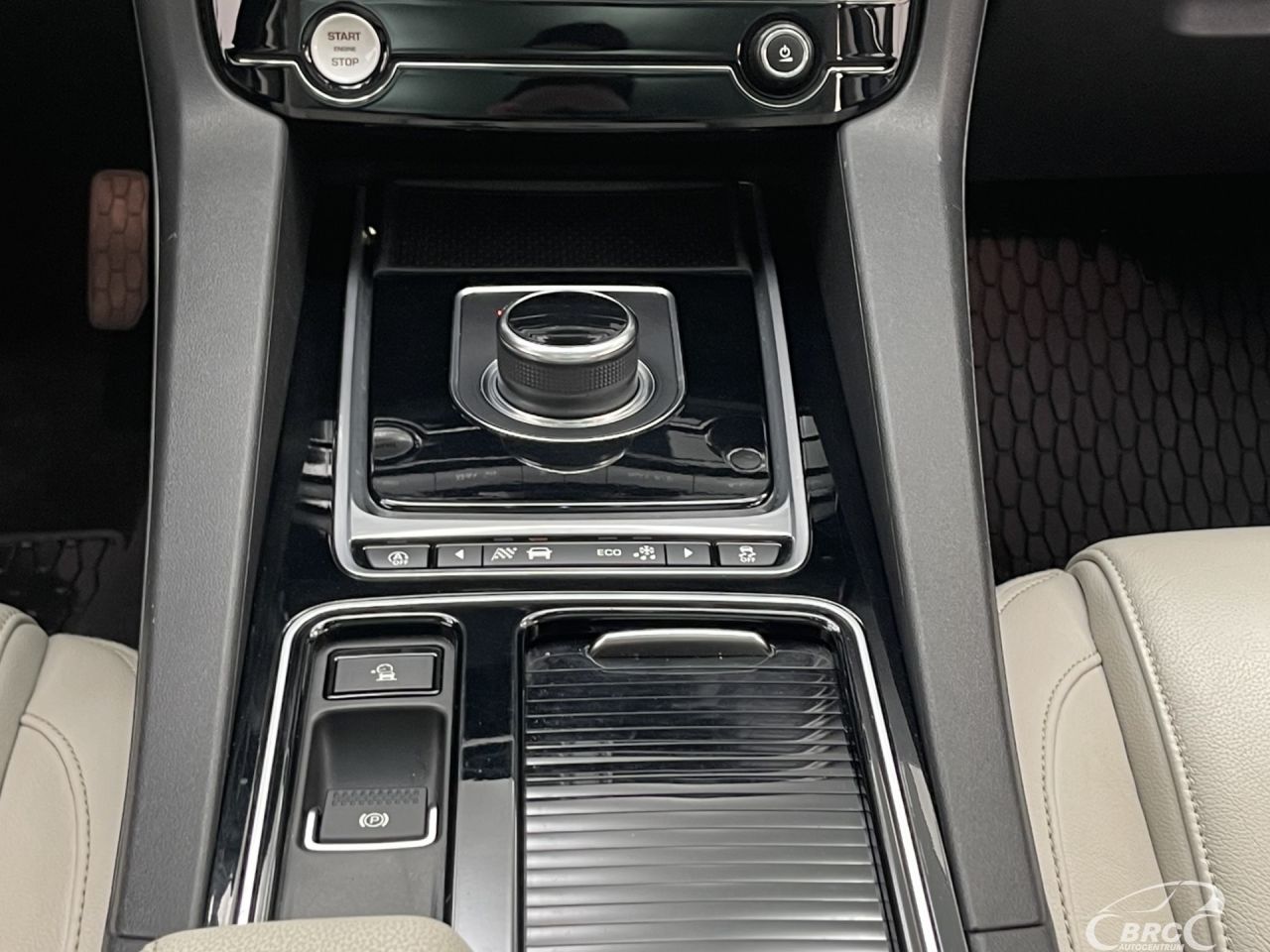 Jaguar F-Pace | 17