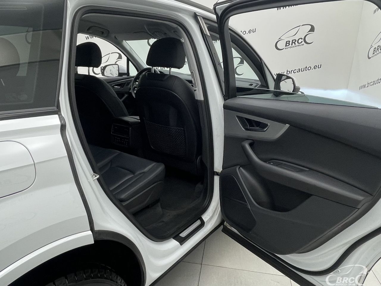 Audi Q7 | 11