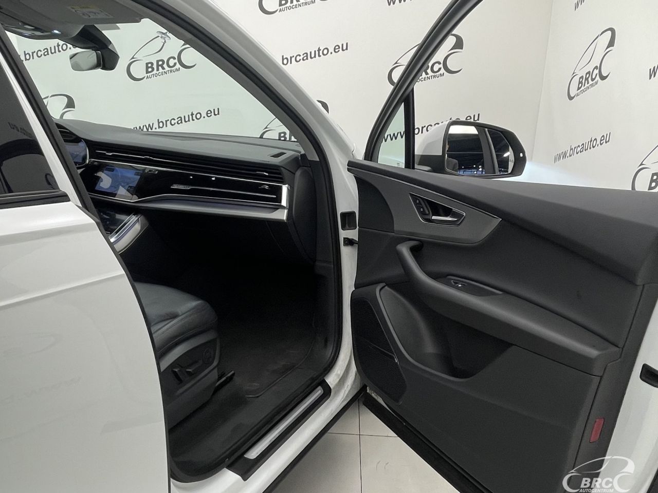 Audi Q7 | 7