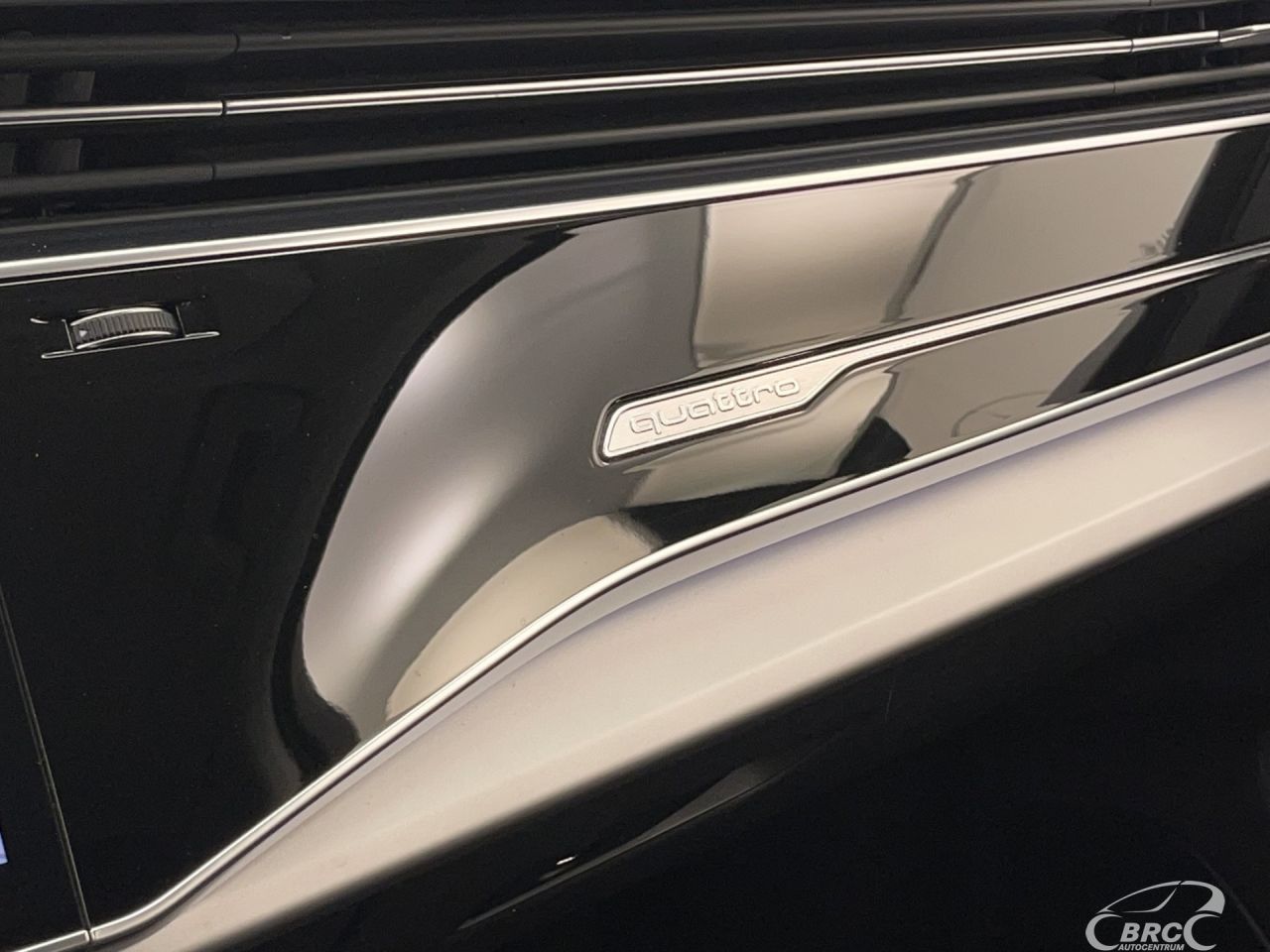 Audi Q7 | 25