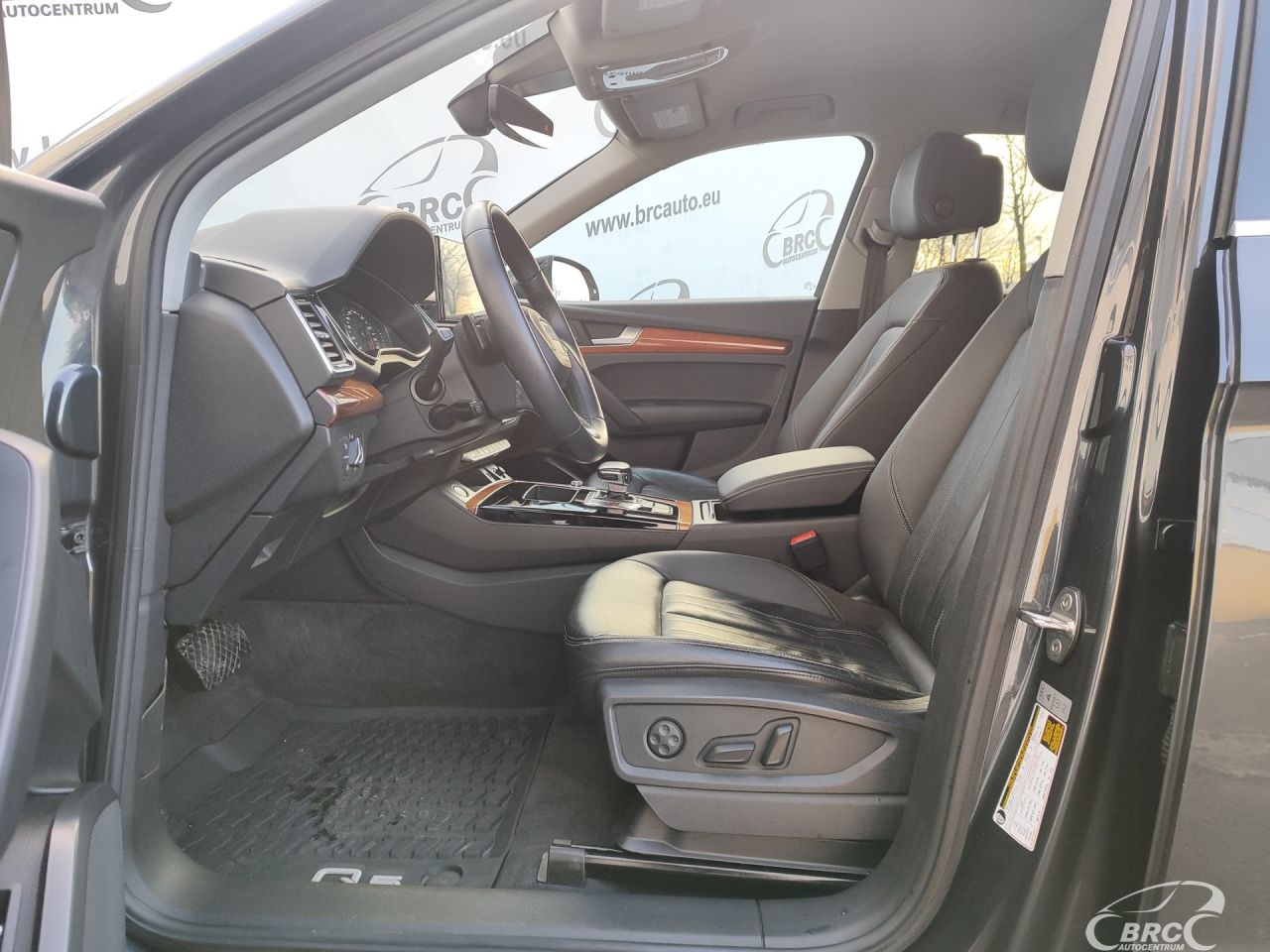 Audi Q5 | 24