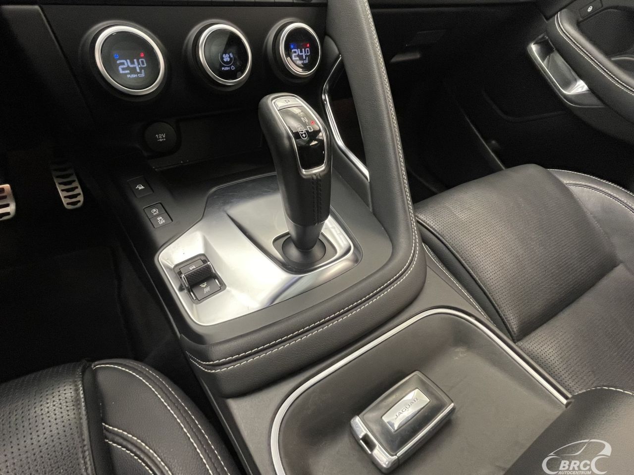 Jaguar E-Pace | 25