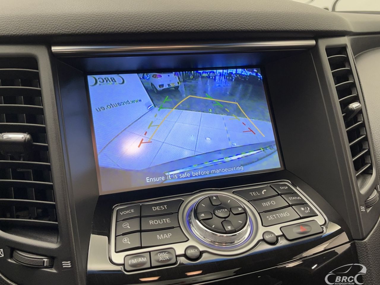 Infiniti QX70 | 33