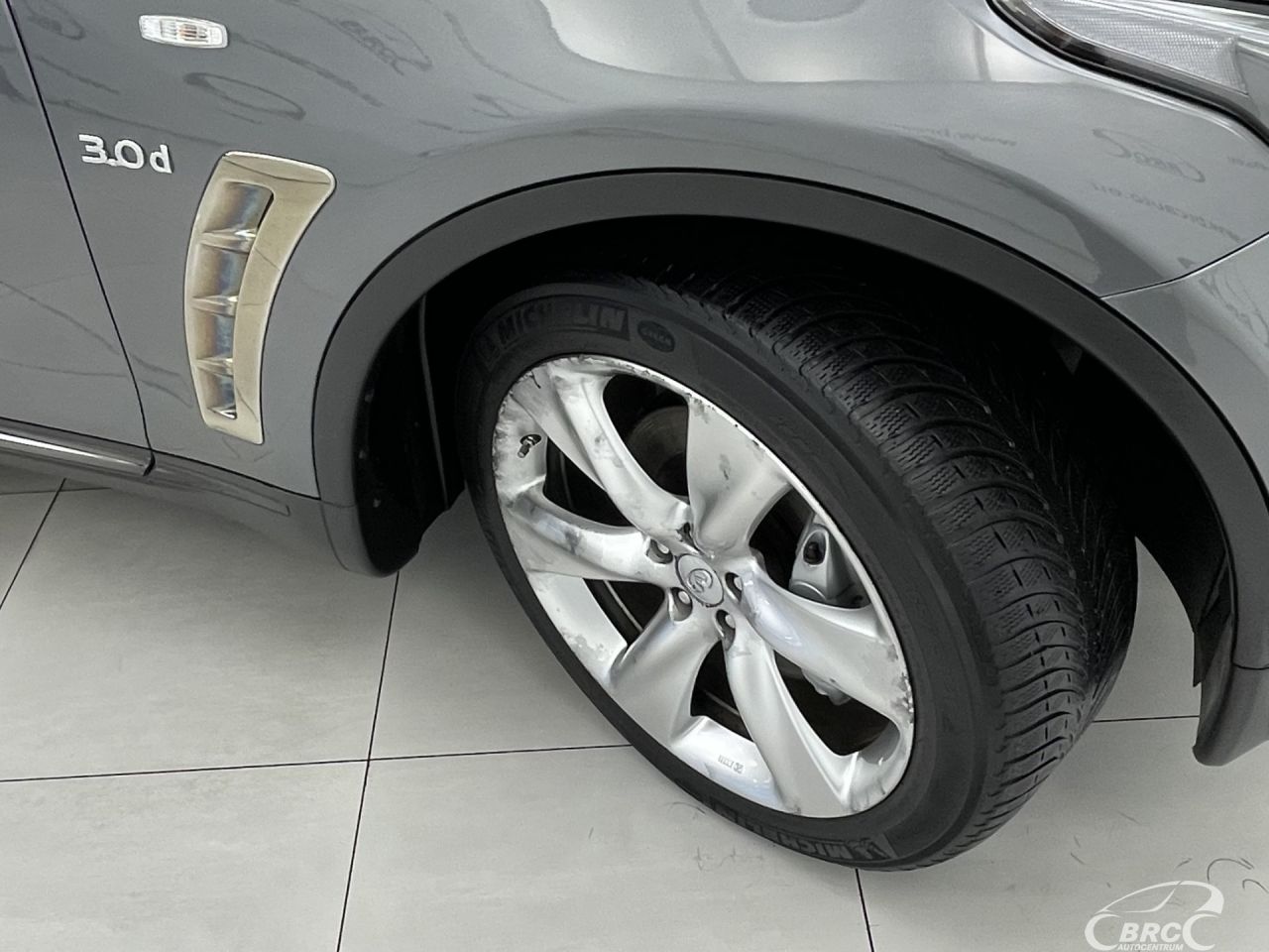 Infiniti QX70 | 44