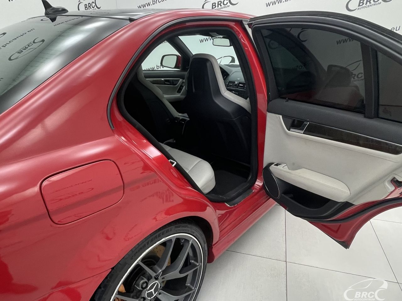 Mercedes-Benz C63 AMG | 12