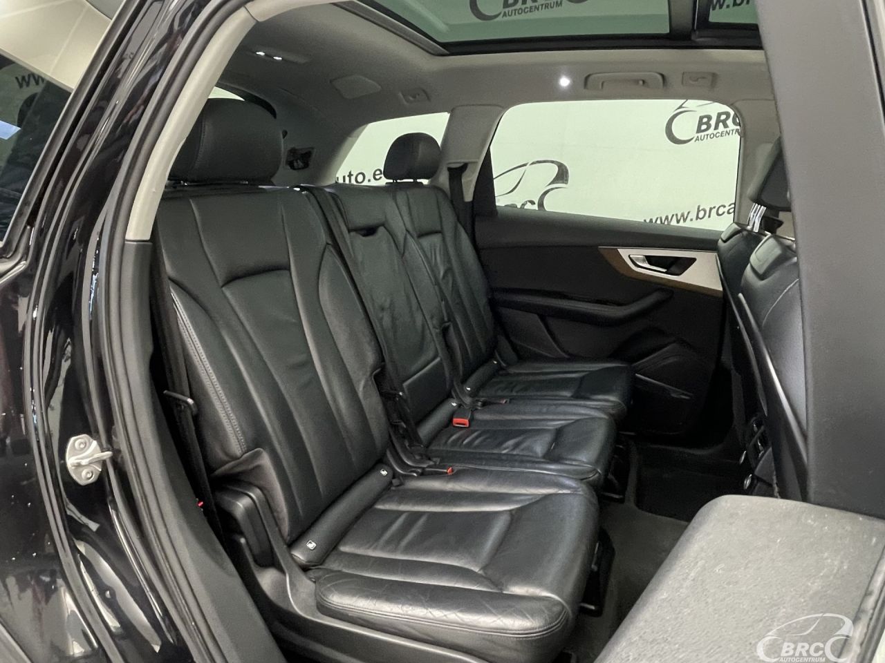 Audi Q7 | 12