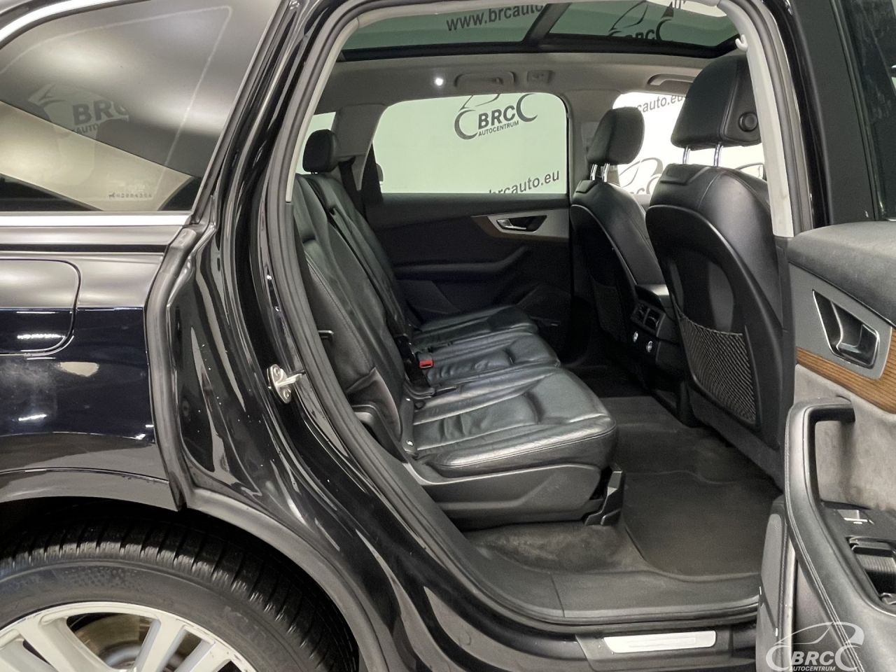 Audi Q7 | 10